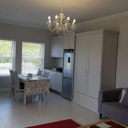 Coral Tree Apartment Херманус Екстериор снимка