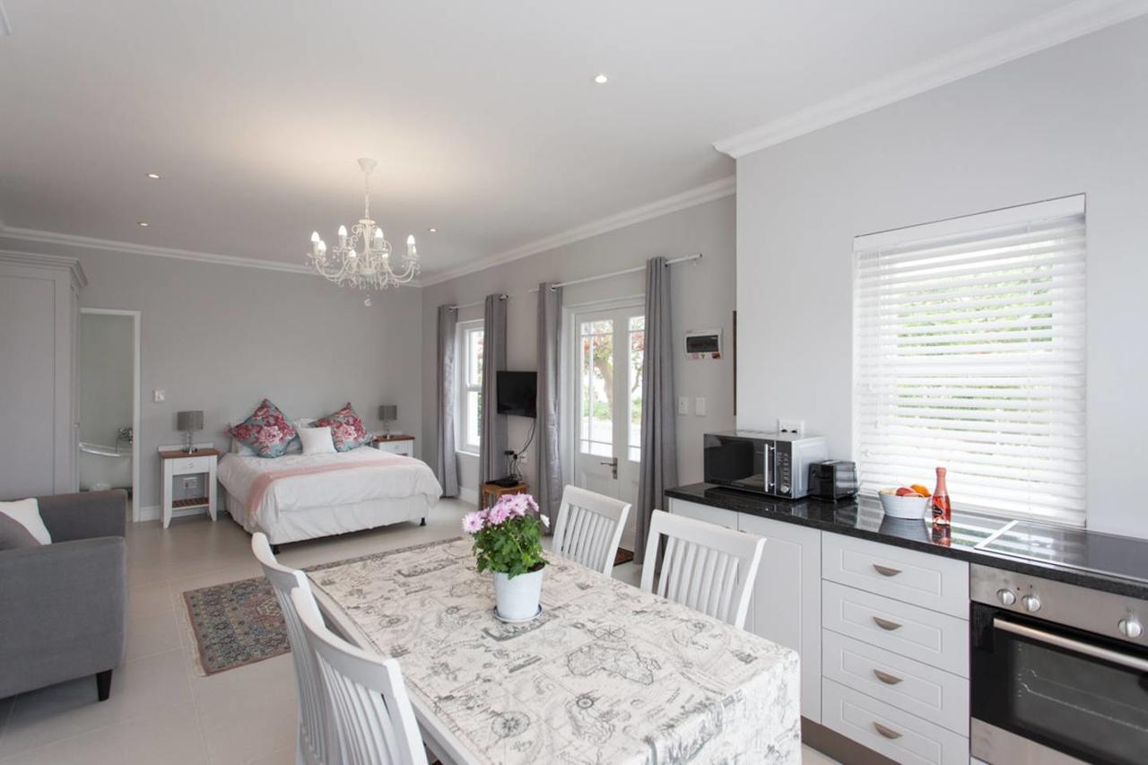 Coral Tree Apartment Херманус Екстериор снимка