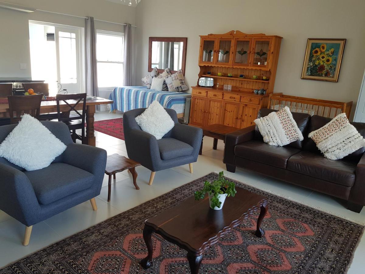 Coral Tree Apartment Херманус Екстериор снимка